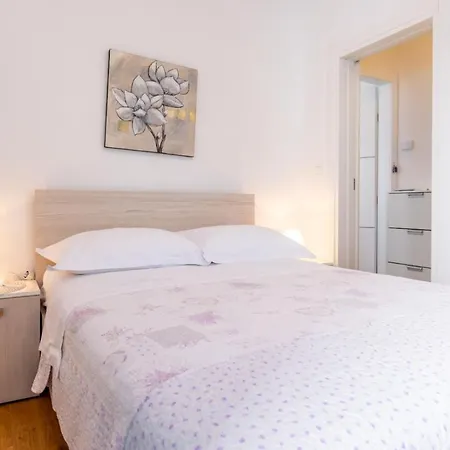 Mary Apartment
