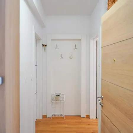 Mary Apartment